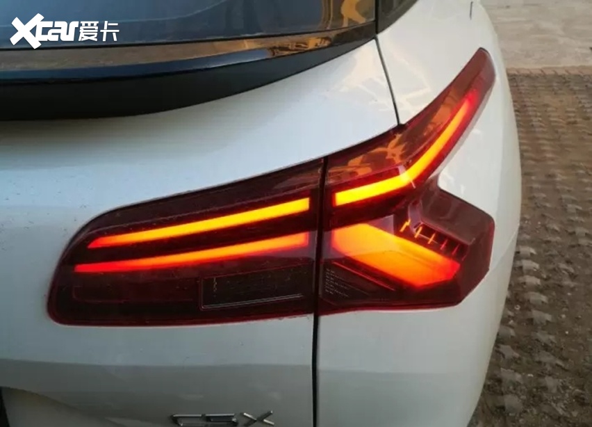 开惯爱丽舍，再开凡尔赛C5 X，感受到了轿车与旅行车的差距