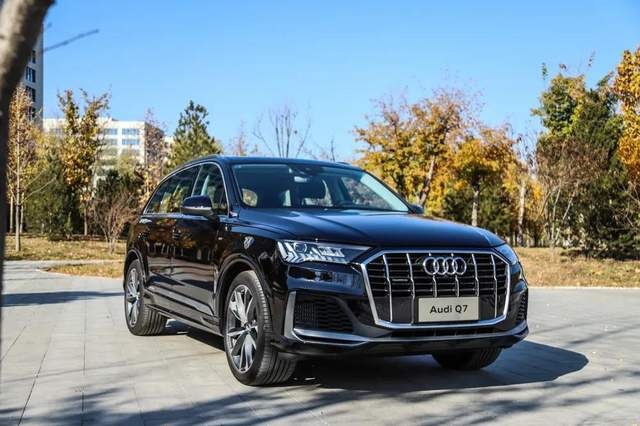 领跑豪华中大型SUV，全新奥迪Q7堪当“火车头”