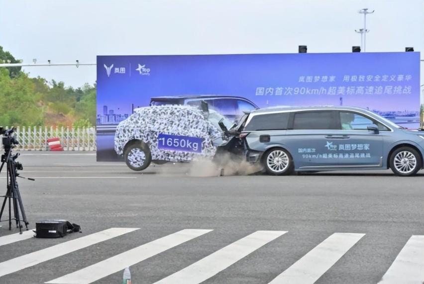 两大年度“卷王”，新岚图梦想家&小鹏X9，让国产MPV水平越来越高