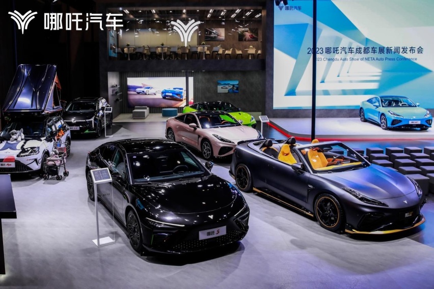 吃定年轻人的纯电轿跑？3个问题聊透20万级的哪吒GT，值得买吗？