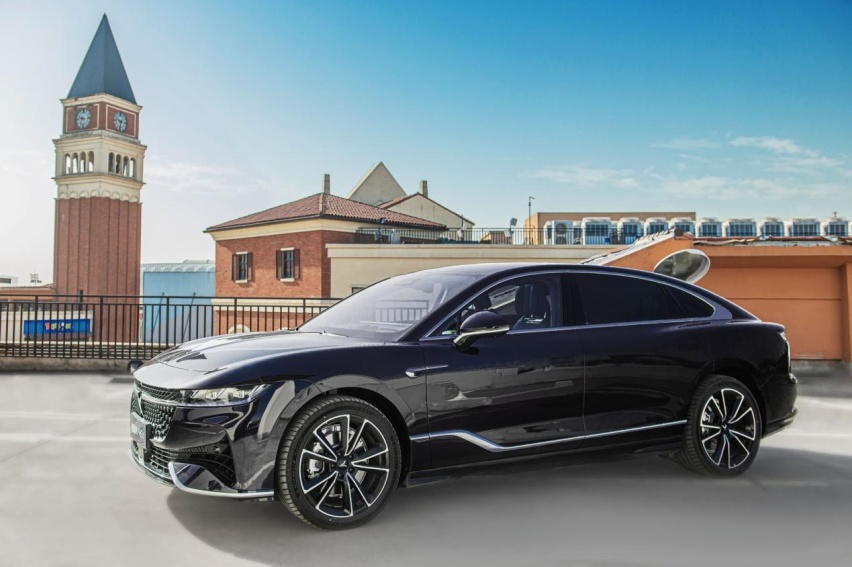 同为国货之光，追光PHEV、比亚迪汉、哪吒S谁才是真豪华？