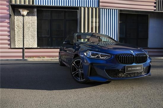 20万出头BMW 1系带有M运动套装，"黑化"的它你心动吗？