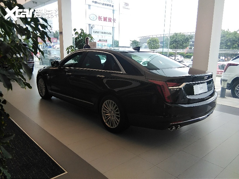 凯迪拉克CT6 探店实拍 4.2T+V8 动力超奔驰E级 配
