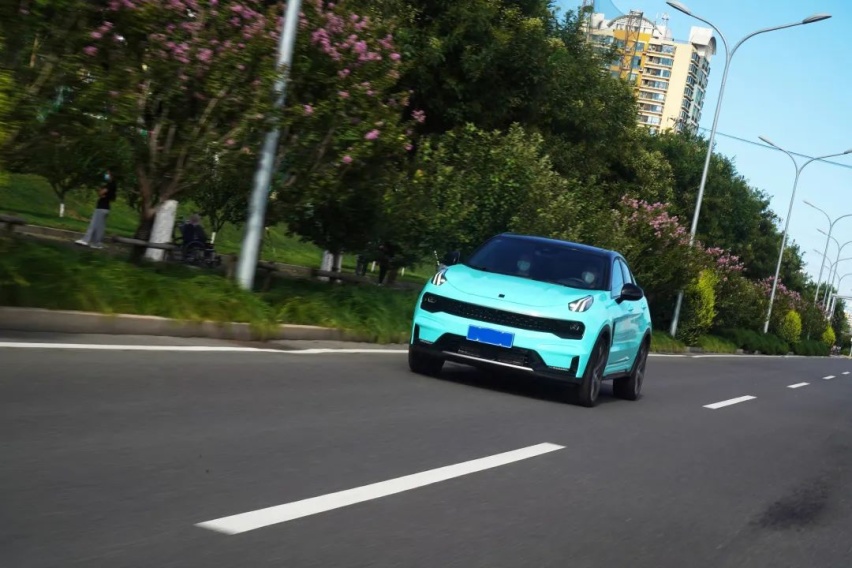 领克 05 PHEV，混动当道可省可燥