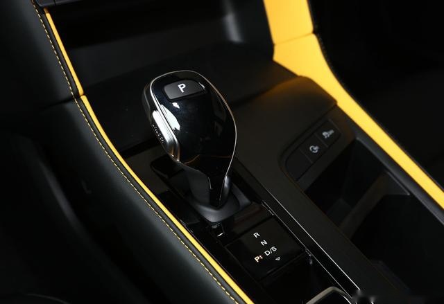 10万元左右的运动家轿车，名爵6个性十足，动力表现足够亮眼