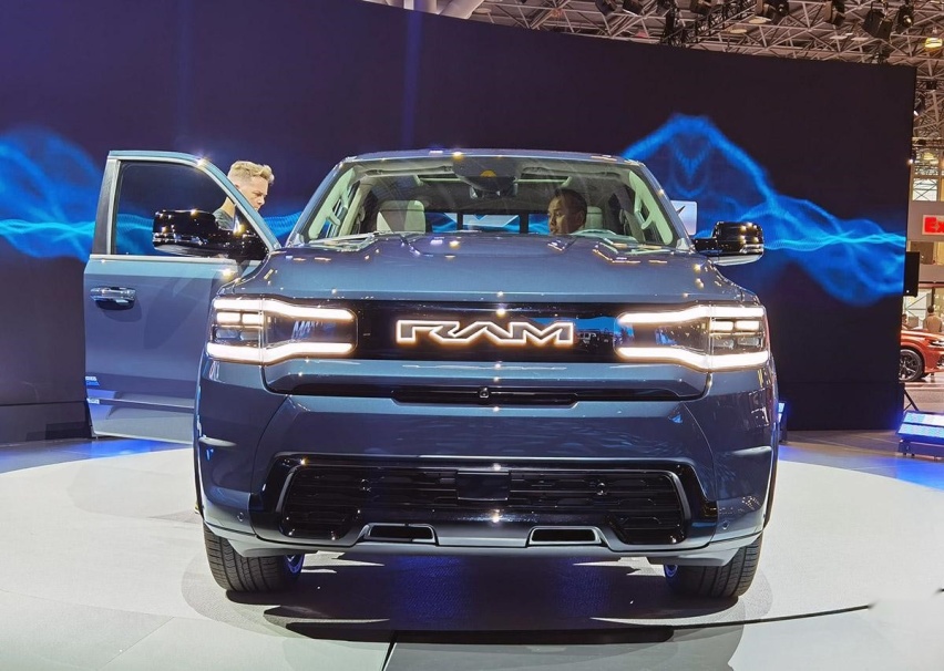 别盯着福特F-150了！道奇公羊Ram1500纯电版亮相，零百4.4秒