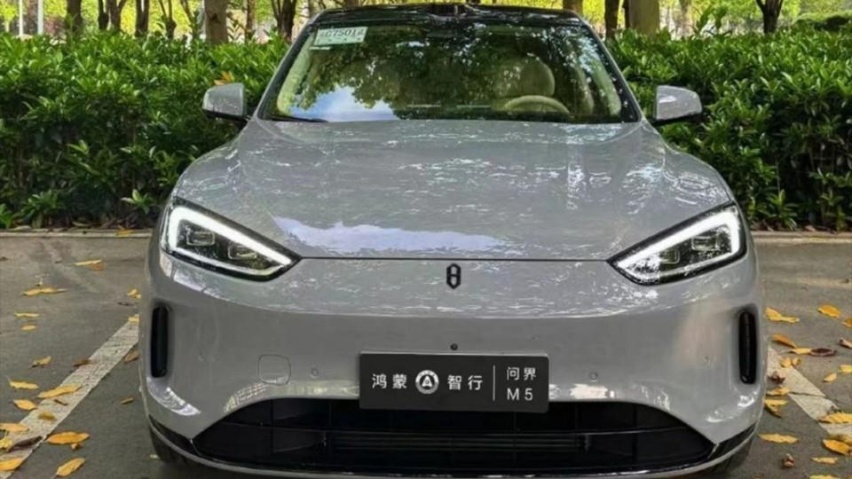 新款问界M5，做最好开的华为SUV，但30万内买不到高配？