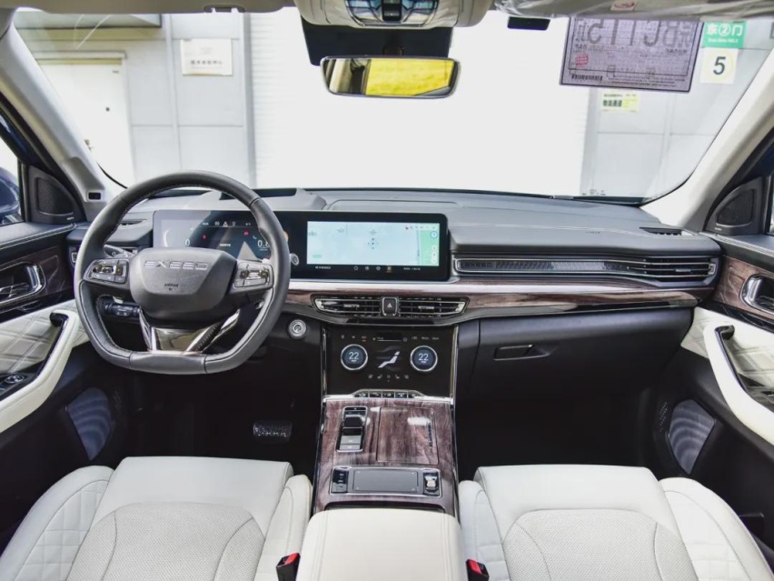 2.9米轴距的大7座SUV！全新星途揽月上市，最低售价17万