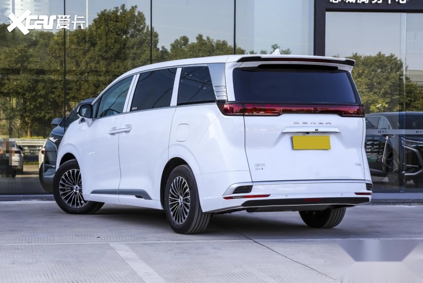 都是实力型选手，想买自主高端MPV，选岚图梦想家还是腾势D9？