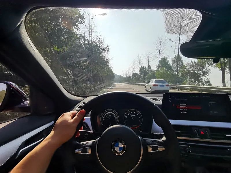 横置发动机的宝马是不是真宝马？BMW X2比你想象中纯粹