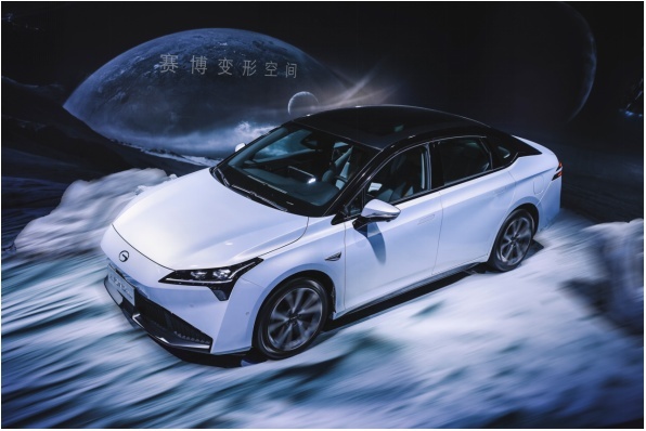 新增讨喜“冰玫粉”  广汽埃安AION S Plus13.96万元起售