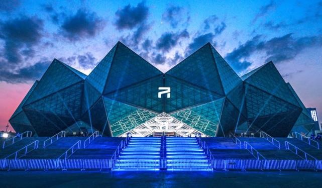 “R-TECH高能智慧体” 全球首秀，R汽车驶入智能化快车道