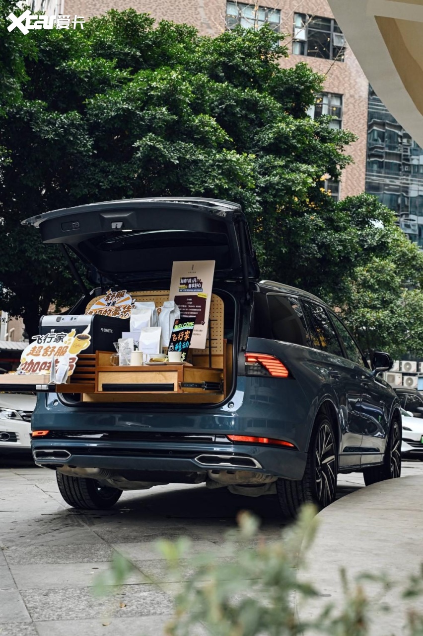 咖啡香里的出行哲学,林肯飞行家定义“舒服搭子”