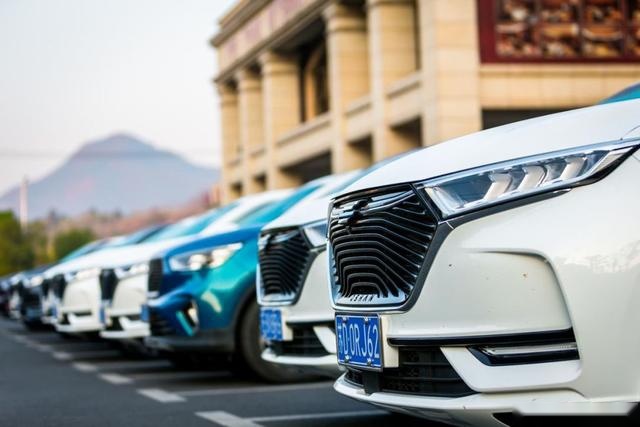 紧凑级SUV新黑马正式交付!车市“三好生”长安欧尚X7震撼出
