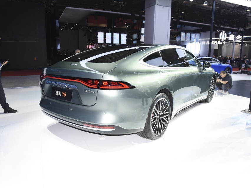 尺寸超汉EV 远航Y6将于8月份上市 预售32.98万元起 最高续航1