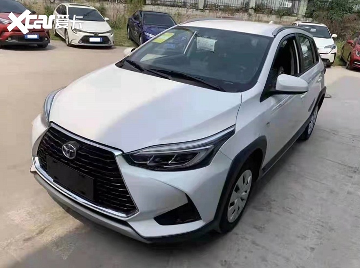 低至8万块!到店体验21款丰田致炫,外观犀利,这内饰能忍吗?