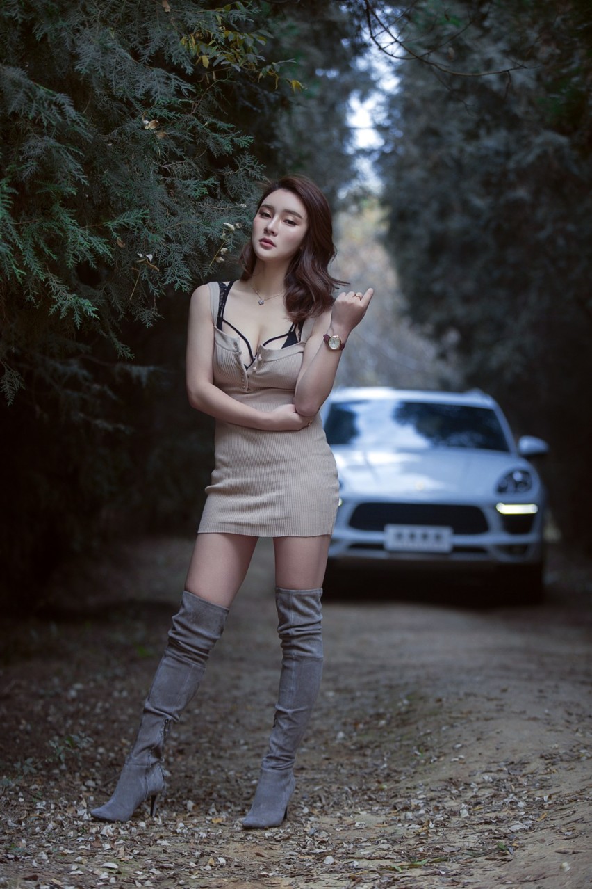 [寂寞赛道] 生活中的妹妹之保时捷MACAN 郊外写真