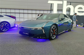 真正会思考的智驾，全新小鹏P7售21.98万元起