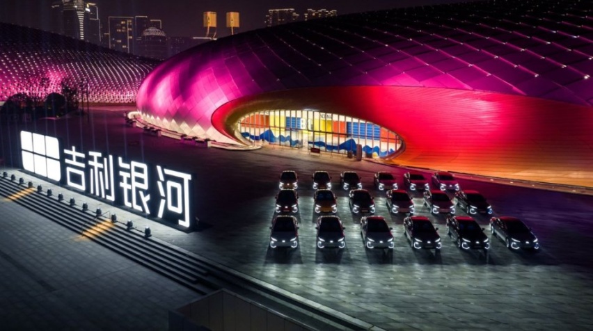 让汽车进入“银河时代”，吉利银河E8做对了什么？
