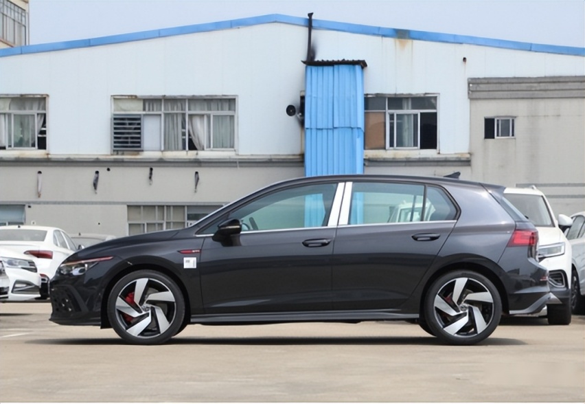2023岂可错过高尔夫GTI？内饰“造型”在线豪华