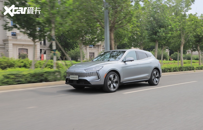 续航超1000km还配备华为黑科技试驾赛力斯华为智选sf5