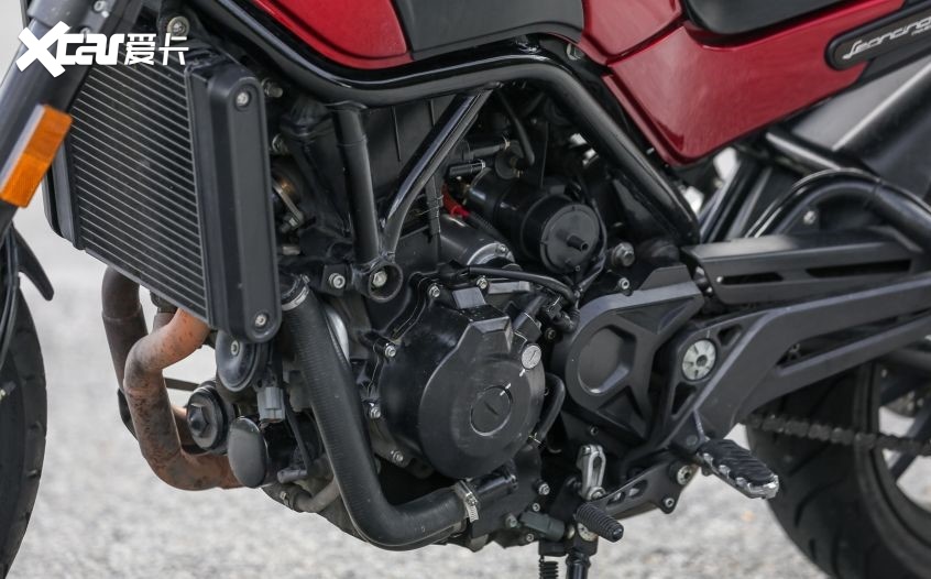 外媒眼中的leoncino贝纳利幼狮500测评