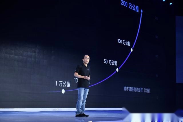 今天是李书福李彦宏同框，明天是中国AI改变全世界