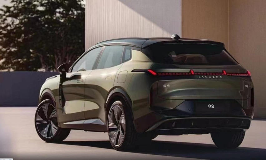 25万预算买中型插混SUV，领克08和比亚迪唐该怎么选？