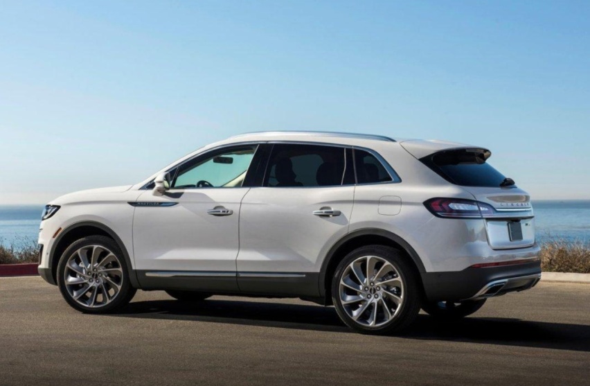 40万预算豪华SUV王道之选：沃尔沃XC60 VS林肯航海家