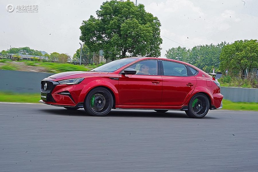 MG6 XPOWER赛道试驾！官方改装套件效果出众