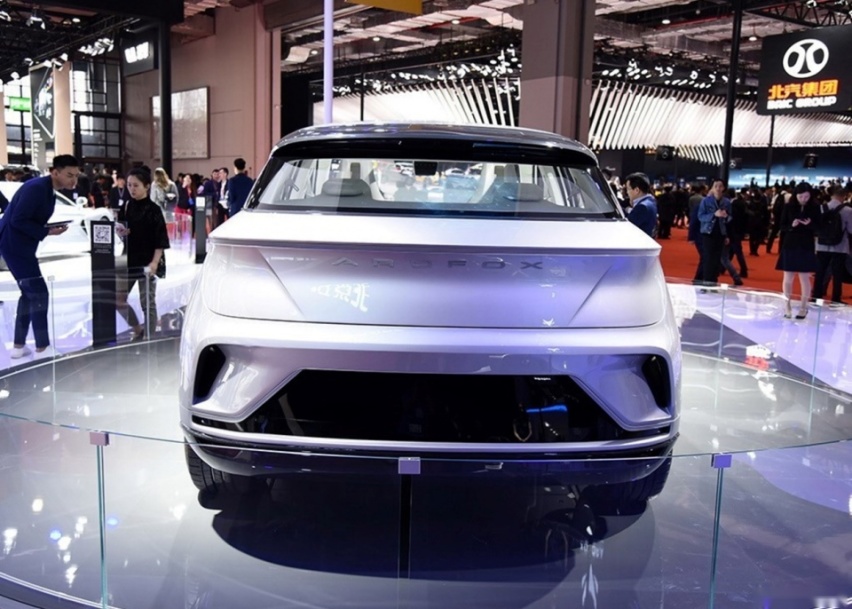北汽的高阶纯电动SUV，能指纹解锁，官宣纯电续航不低于600