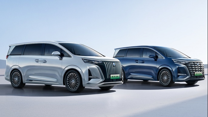 35万买家用MPV,选腾势D9还是上汽大通MAXUS MIFA 9?