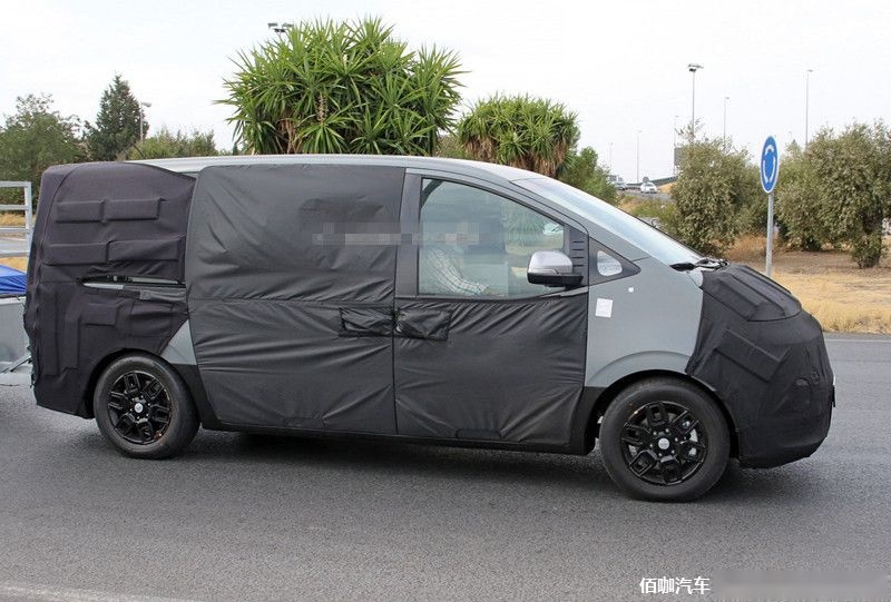 Hyundai-H1-Starex-8.jpg
