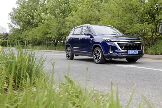 开这车必须局气 试驾BEIJING-X3