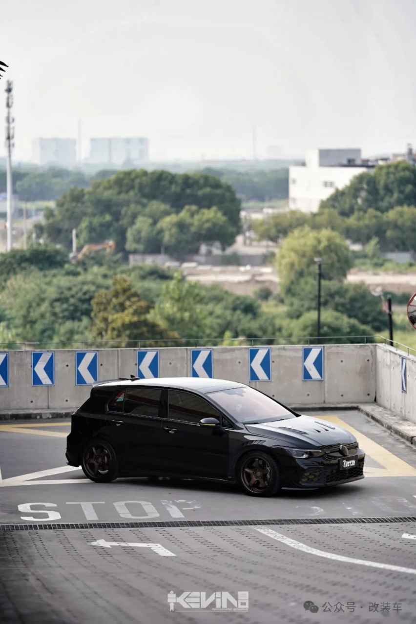 竞技走街风的大众8代高尔夫GTI，这是小钢炮的正确打开方式