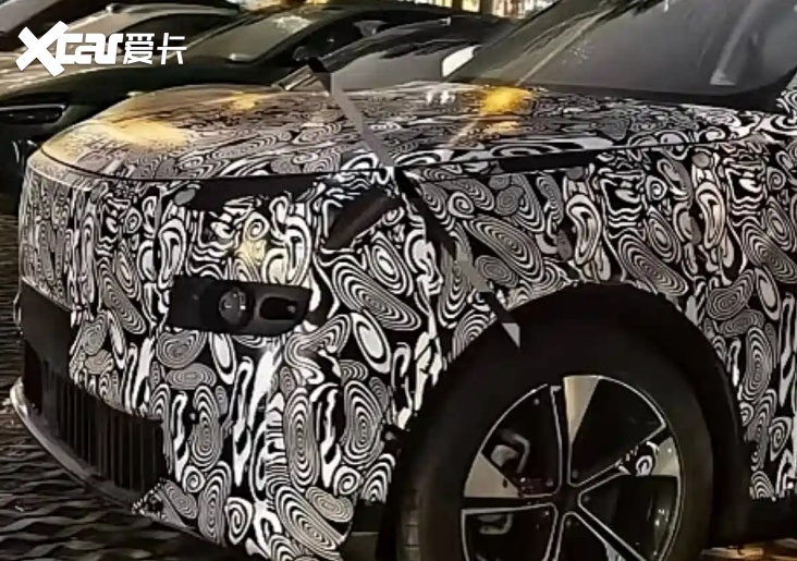 领克800谍照曝光，采用Y字大灯，定位大5座SUV，填补27万价格空缺