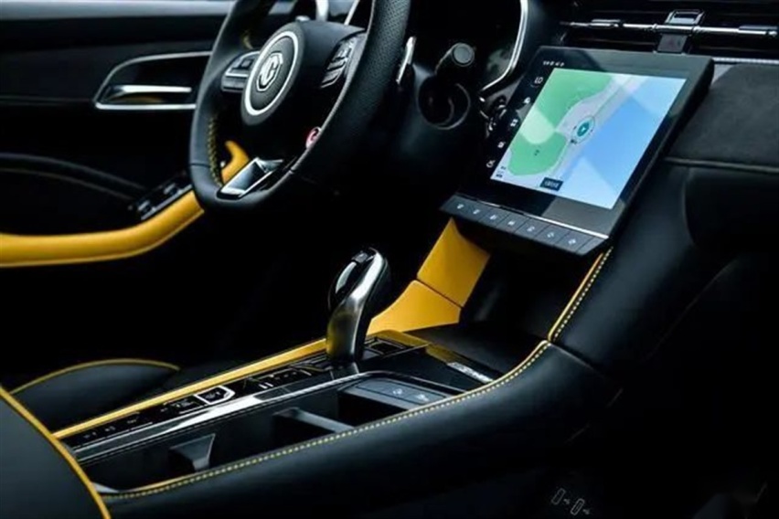 试驾第三代MG6 PHEV，“小名同学”超战力挑战