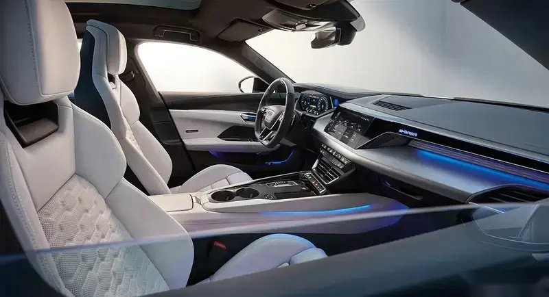 奥迪 e-tron GT 上市：零百加速 4.1 秒，售 99.98