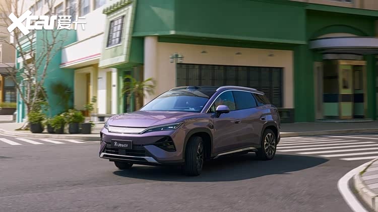 比亚迪宋Ultra EV上市,15.19万起开启B级SUV闪充时代