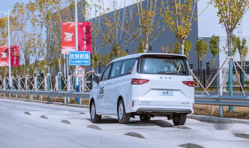 新小康时代我们为什么需要北汽制造锐胜王牌MPV？