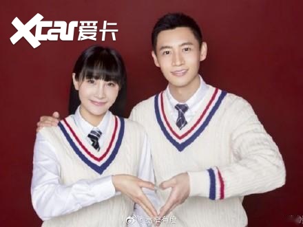 网传魏大勋送杨幂999玫瑰开车自驾到横店