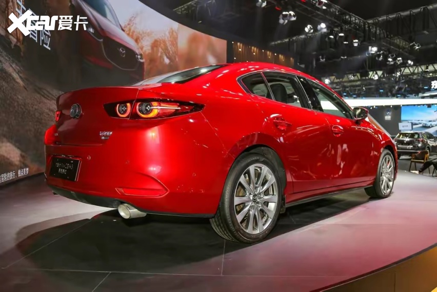 2.0l 6at的马自达3昂克赛拉现在不到10万,你还看朗逸,轩逸吗?