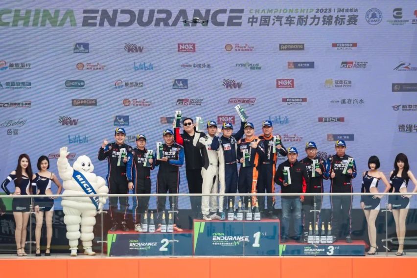 助力中国赛车全速飞驰 汽车之家携手一汽红旗夺得年度双冠