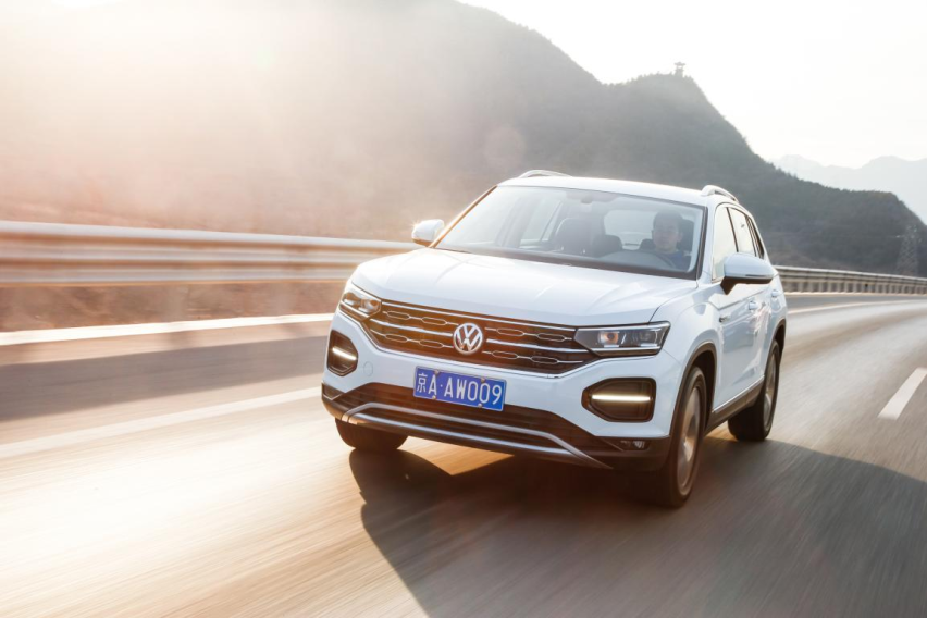 两款SUV，不一样的生活体验 20多万买探岳还是RAV4？
