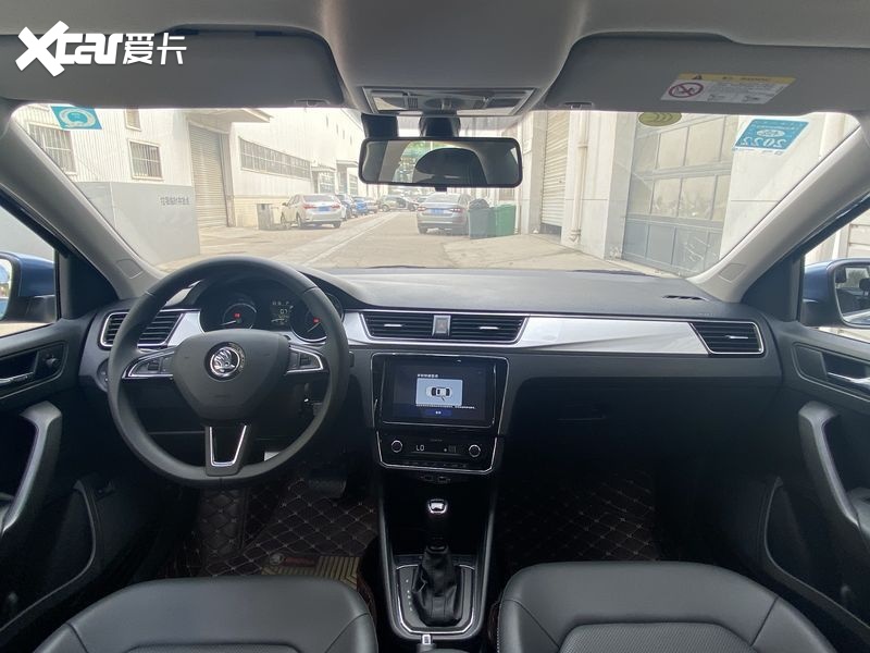 省油省心毛病少！这合资三厢比捷达好看，跌至6.5万，能遮风挡雨
