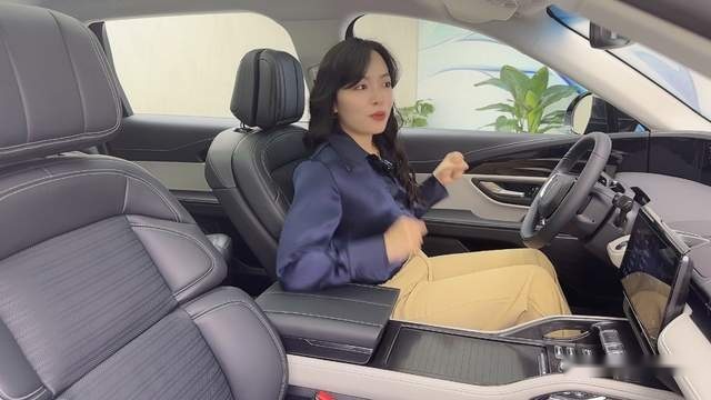 2023款林肯航海家静态体验，4K环绕大屏堪称同级油车“卷王”
