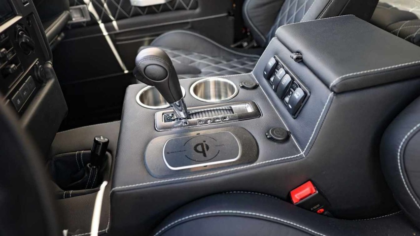 硬塞入通用LT4 V8机械增压，这台路虎卫士D110老爷车有点帅