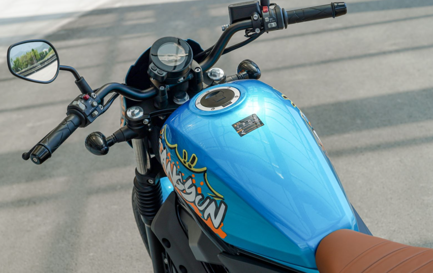 中排量双缸日式Bobber，香帅苍云500MAX，外观更符国人审美