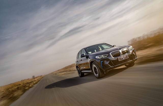 新BMW iX3在辽河口国家级自然保护区的巡逻之旅