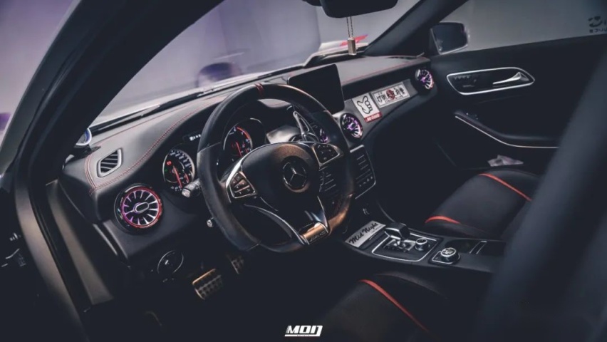 忽悠母亲买了辆奔驰GLA45 AMG，我将它改出了